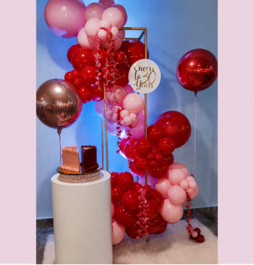 Deco02-Decoración Premium con Estructura y Arreglo Orgánico de Globos