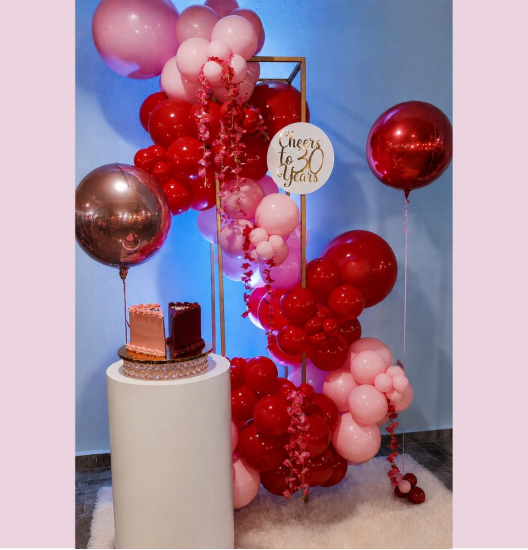 Deco02-Decoración Premium con Estructura y Arreglo Orgánico de Globos