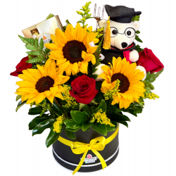 GRAD07- Caja Floral Girasoles de Graduación con Oso de Peluche
